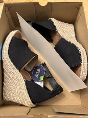 Toms Black Canvas Espadrille Platform Wedge Sandals with Natural Jute